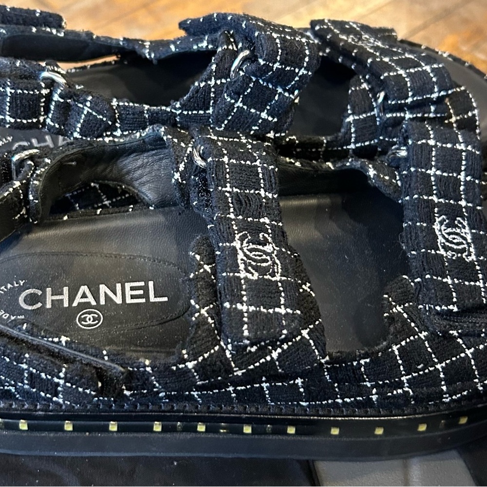 NEW Chanel Tweed Black & White Dad Sandals Size 41 Size 10 - Picture 7 of 9
